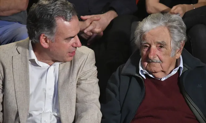 Archivo. Yamandú Orsi y José Mujica