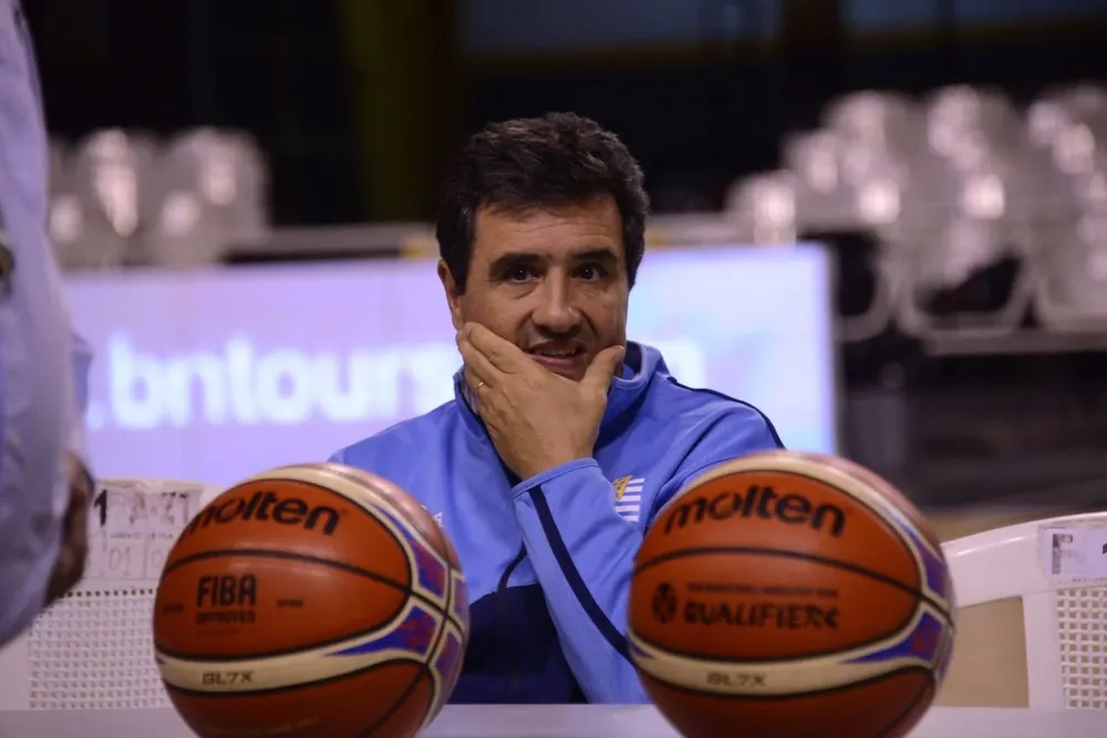 Signorelli fue entrenador de la selección uruguaya de básquetbol