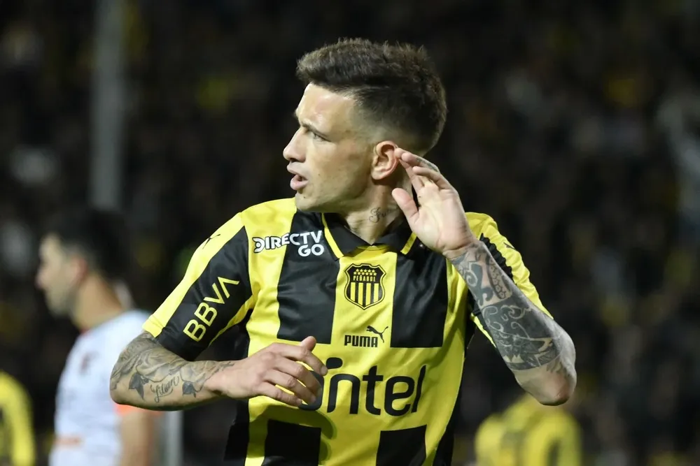 Peñarol visita a Wanderers