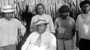 Nele Kantule, centro, fue uno de los príncipales artífices de la revolución guna que ocurrió a principios del siglo XX en Panamá.