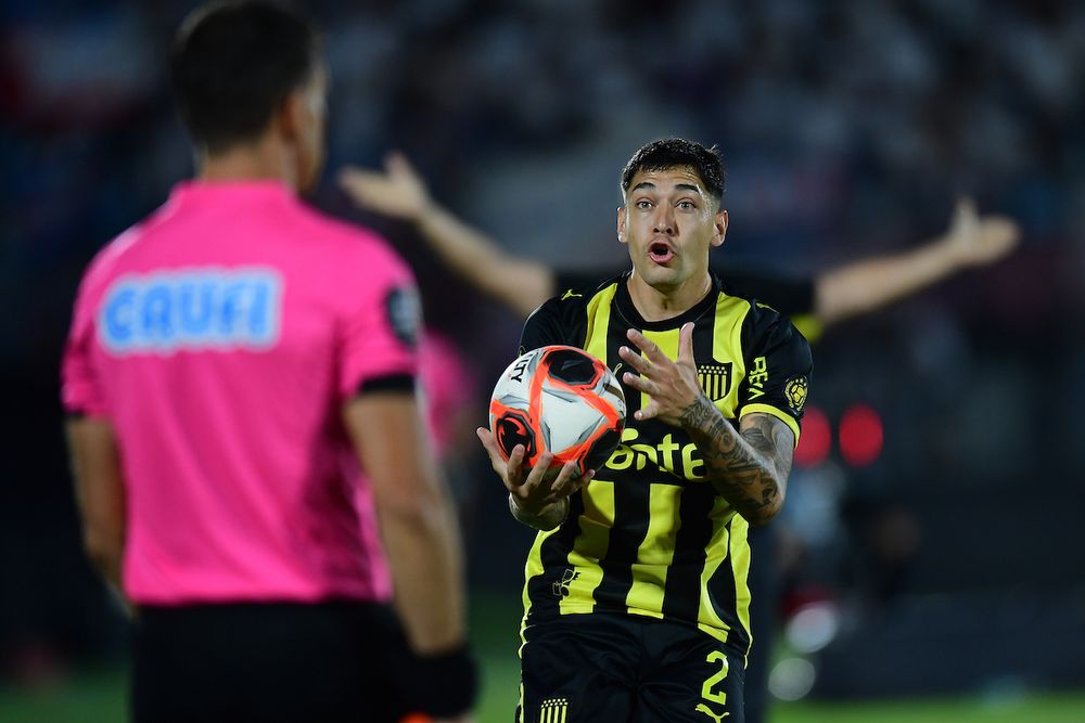 Franco Escobar en la final de la Supercopa Uruguaya entre Peñarol y Nacional
