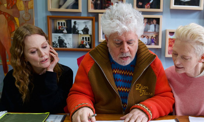 Julianne Moore, Pedro Almodóvar y Tilda Swinton.