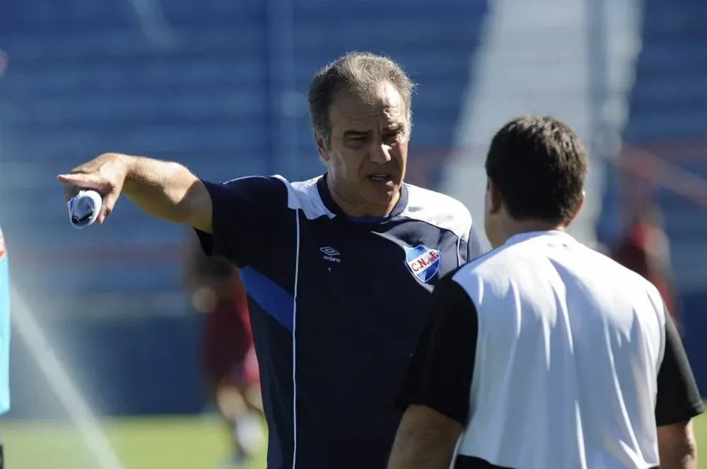 Martín Lasarte, tras la decisión, programó una práctica matutina para este sábado.