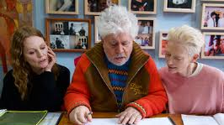 Julianne Moore, Pedro Almodóvar y Tilda Swinton﻿