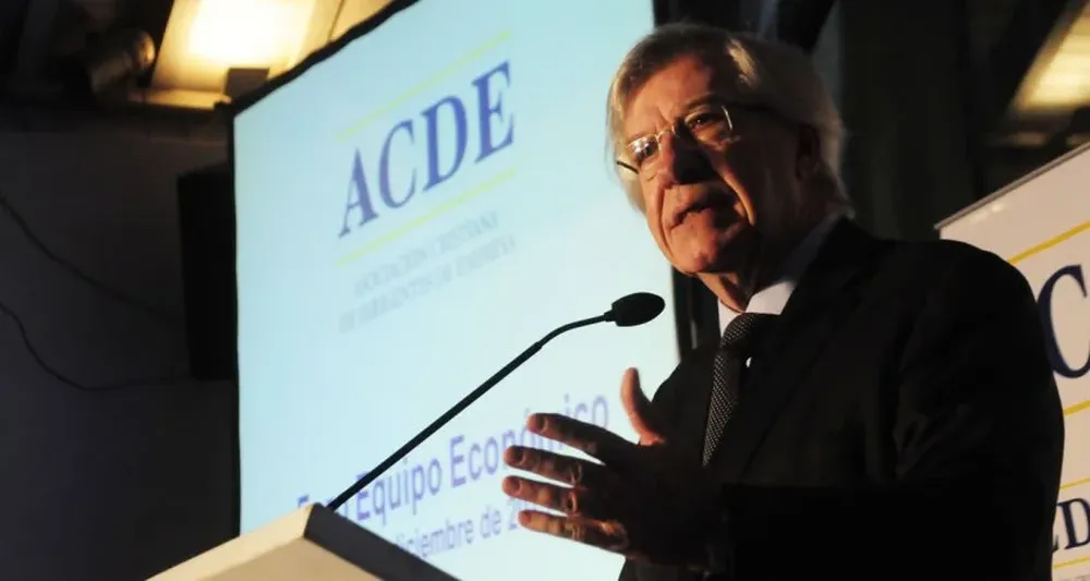 El ministro de Economía y Finanzas, ayer, durante su presentación en el foro organizado por Acde