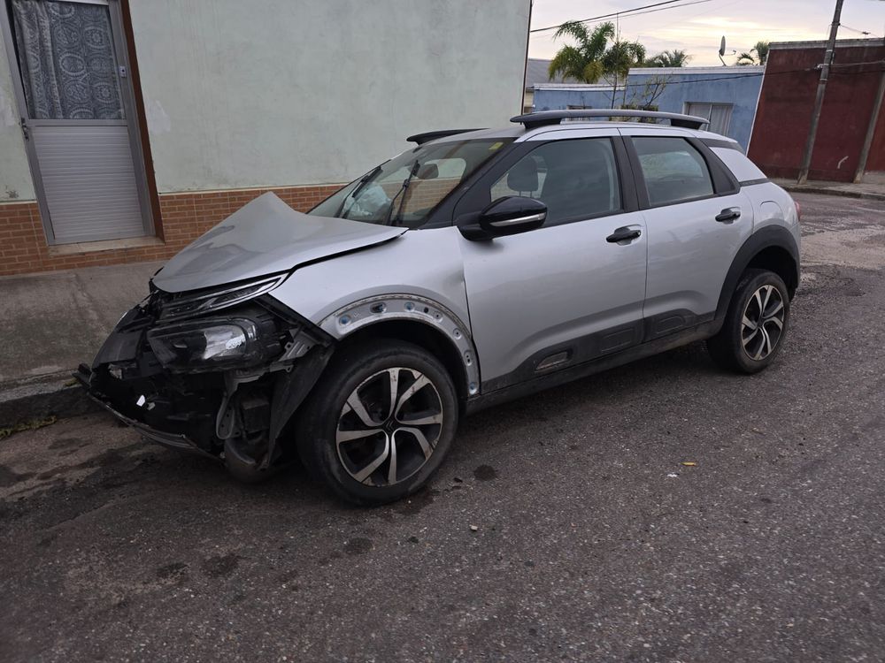 Auto de Rafael Silva tras el accidente
