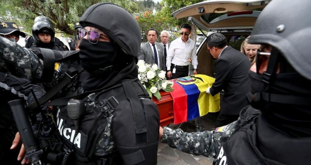 Traslado del féretro del candidato presidencial Fernando Villavicencio, en Quito, Ecuador, 2023.