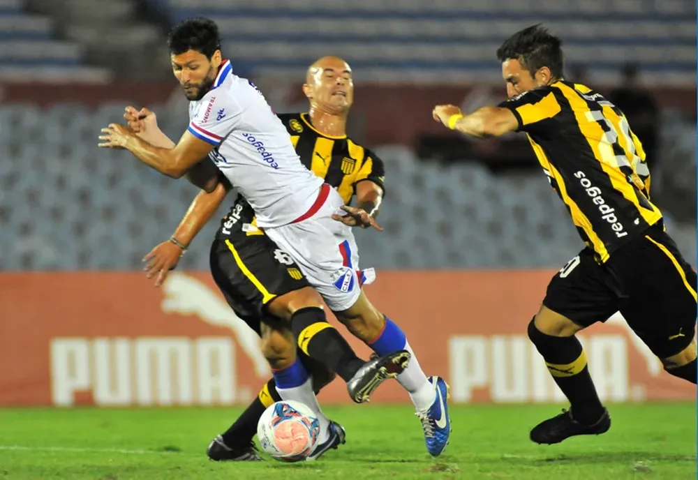 El claro penal de Lima contra Nacho González