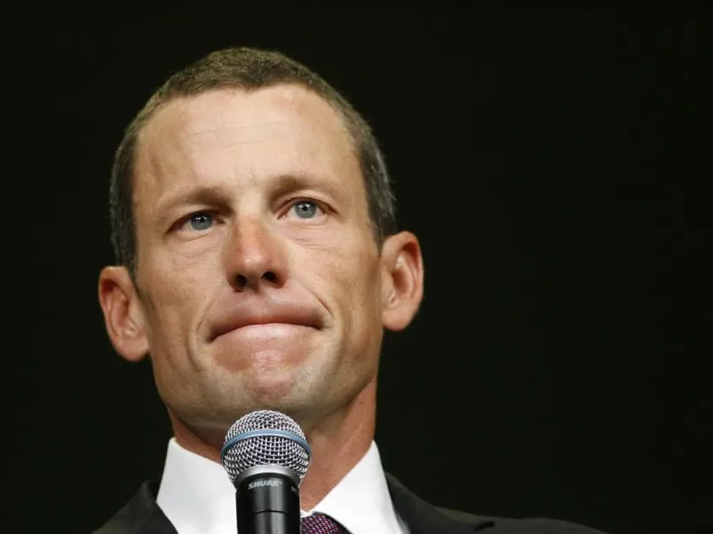 Armstrong al anunciar que dejaba la presidencia de Livestrong