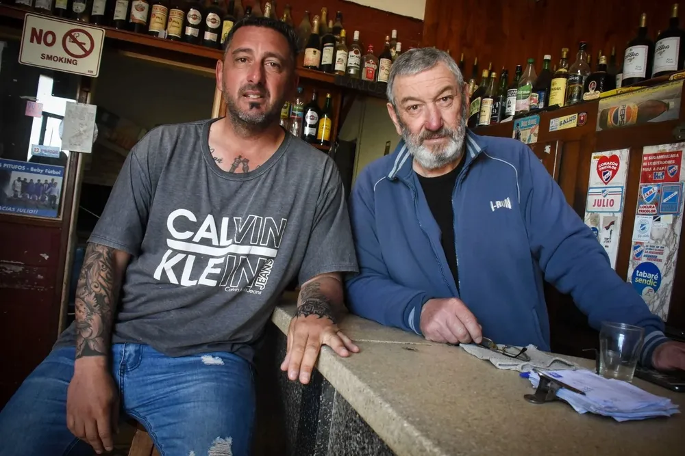 Los Sayas, Sebastián y Julio, amigos de Rochet que lo tuvieron en Nacional de Nueva Palmira