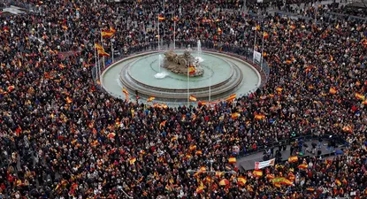 Foros y asociaciones cívicas han convocado este sábado una manifestación en Madrid contra el deterioro político, institucional y social de España con el Gobierno del PSOE y a la que se han sumado el PP y Vox.