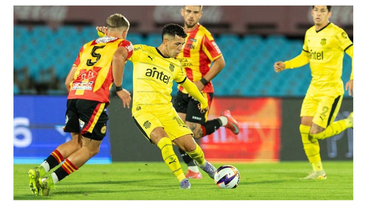 Así están las tablas de posiciones del Torneo Apertura y del Descenso de Primera tras la fecha 10: la sorpresa de Racing, Peñarol no da tregua y Nacional se cayó