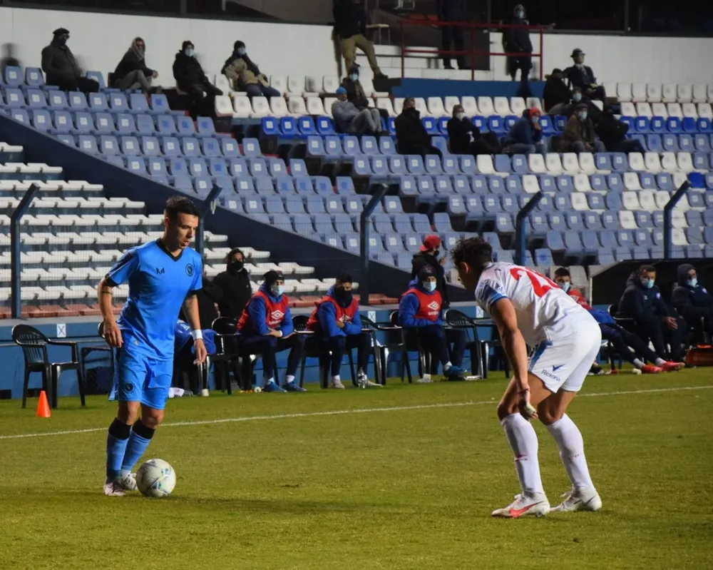 Encarando a Armando Méndez en el Parque: ganaron 2-1