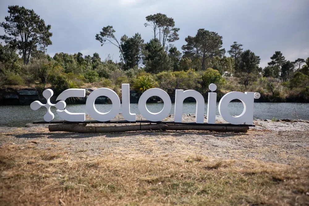 Este jueves se descubrió la piedra fundacional de +Colonia