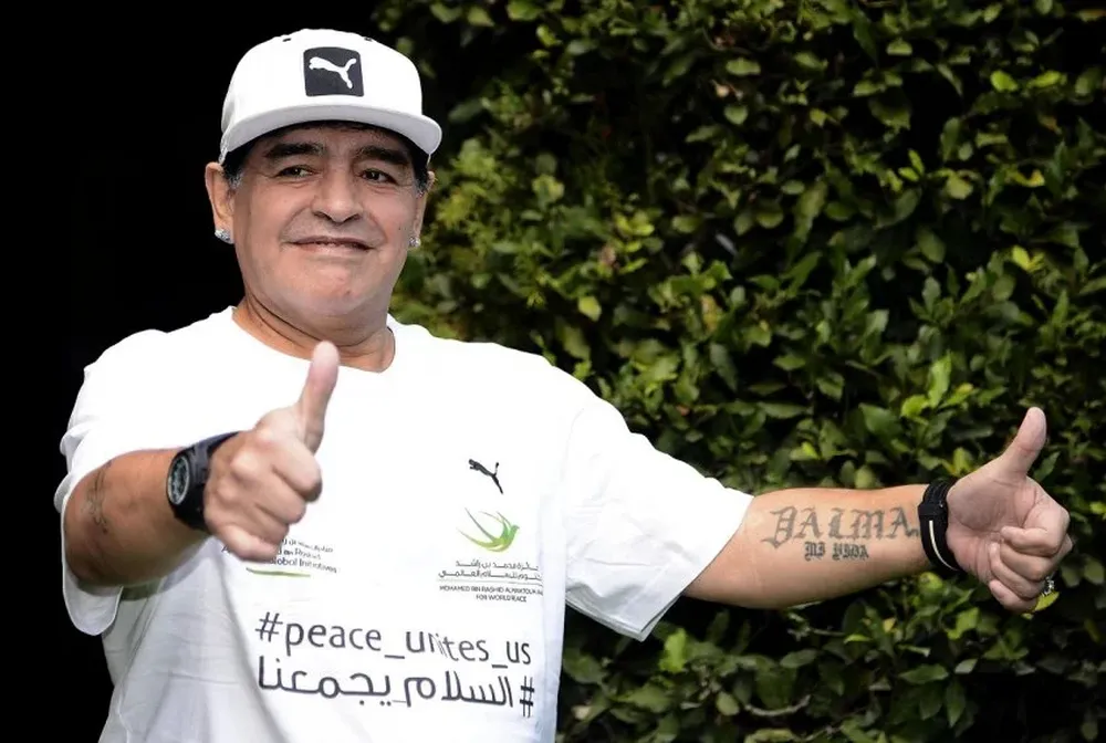 Maradona en Roma para jugar el Partido por la Paz