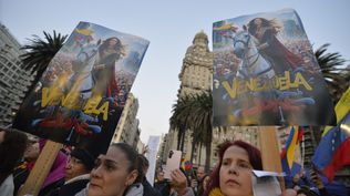 En la tarde de este sábado, una multitud se congregó en la Plaza Indepencia en rechazo al gobierno de Nicolás Maduro