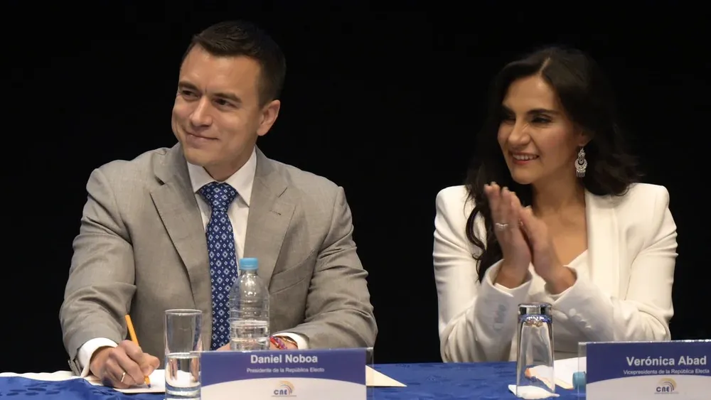 Otras épocas, cuando el presidente de Ecuador, Daniel Noboa, y la vicepresidente Verónica Abad sonreían juntos.