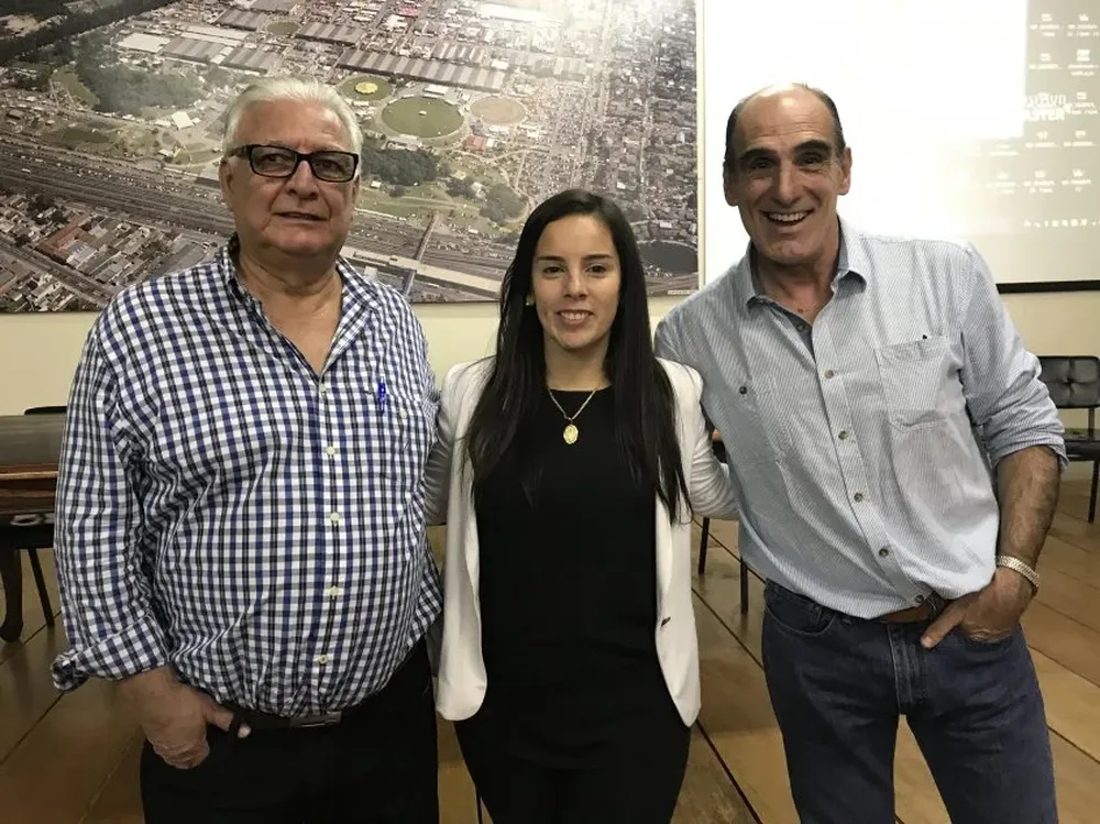 Francisco Pinilla, María Victoria Iriarte y Martín Altuna, tras la charla sobre mosca de la bichera.