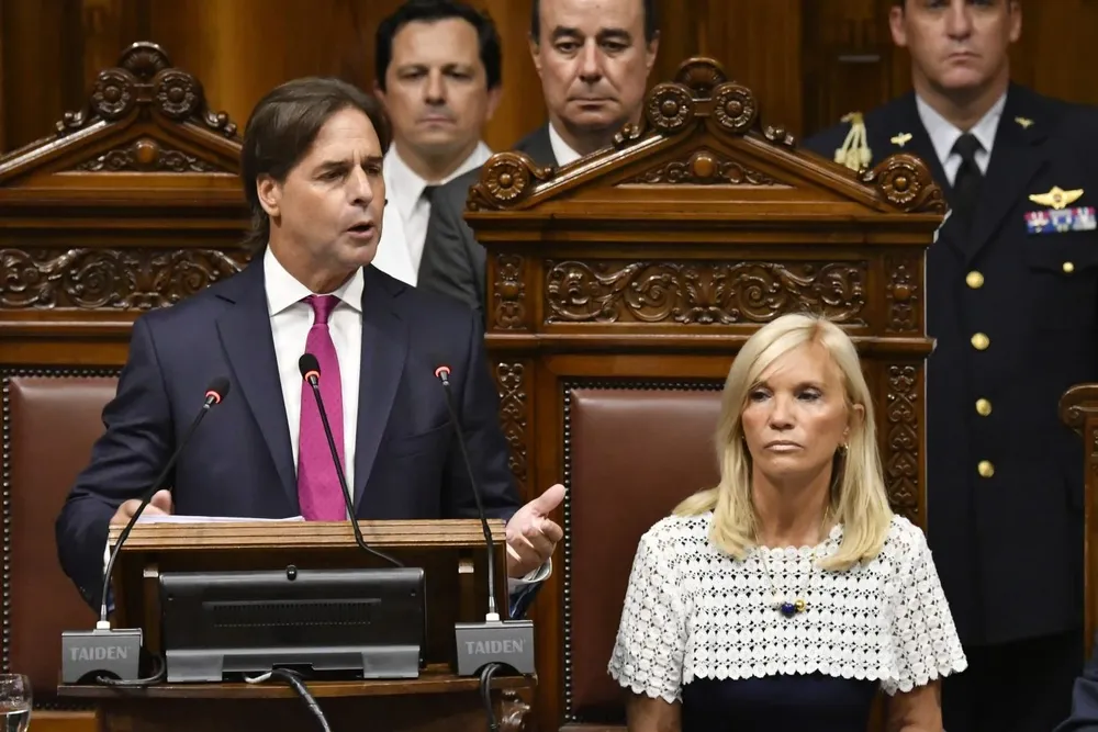 Lacalle Pou anunció rebajas del IRPF, IASS y paraa mipymes