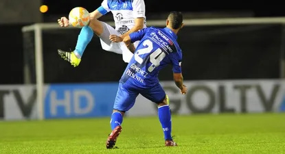 Alejandro Reyes marca con todo ante Fernando Giménez