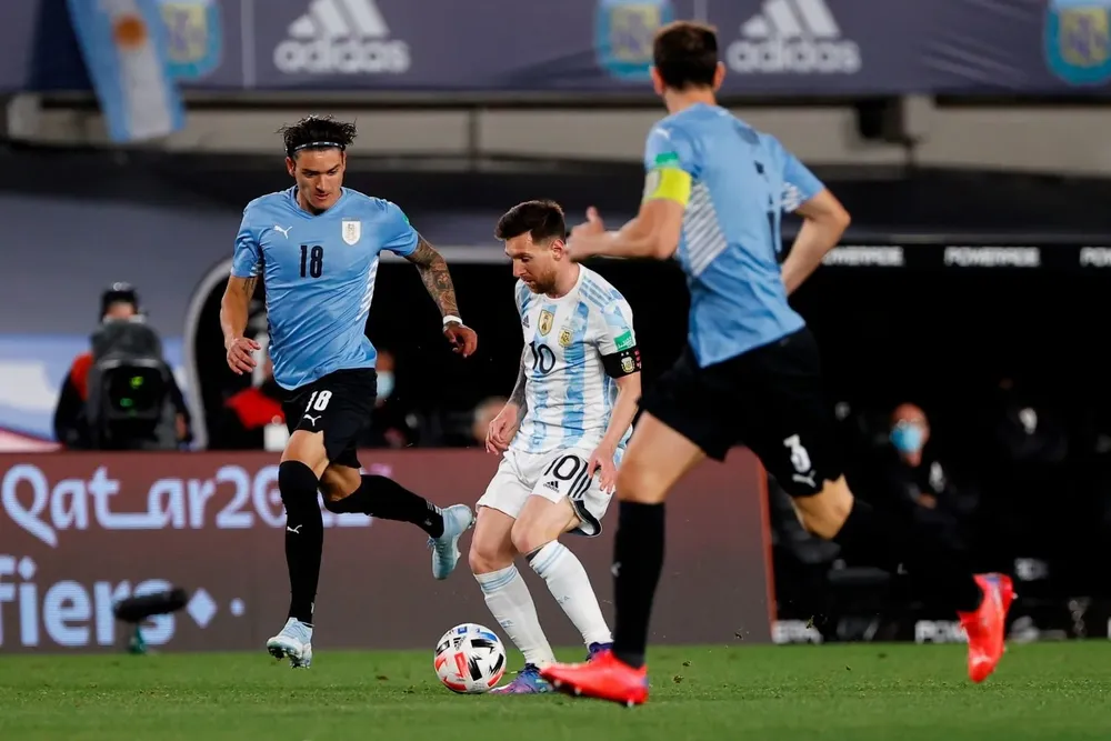 Messi hizo pasar mal otra vez a Uruguay
