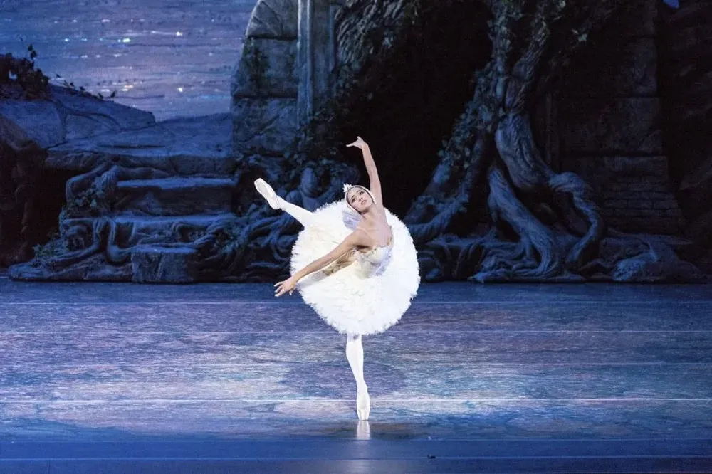 Misty Copeland bailando para la compañía American Ballet Theater