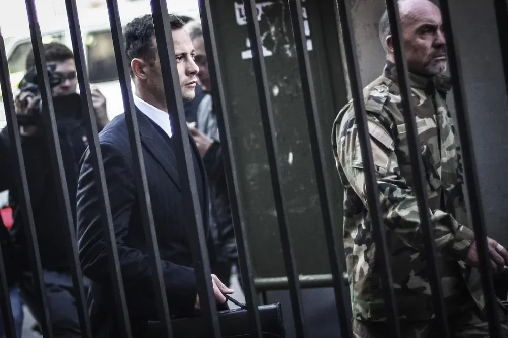 En el juicio, Pistorius dijo que le disparó cuando estaba en el baño creyendo que se trataba de un ladrón.