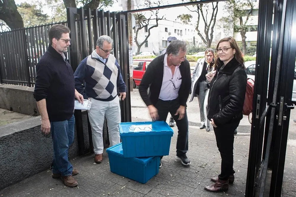 Gustavo Grecco, Martín Odriozola y Gustavo Cuesta del SMU junto a la abogada Patricia Navas y la Dra. Alicia Queiro del FEMI.