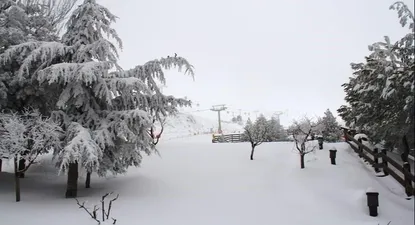 Rachas de viento de110 km/h impiden la apertura de Sierra Nevada.