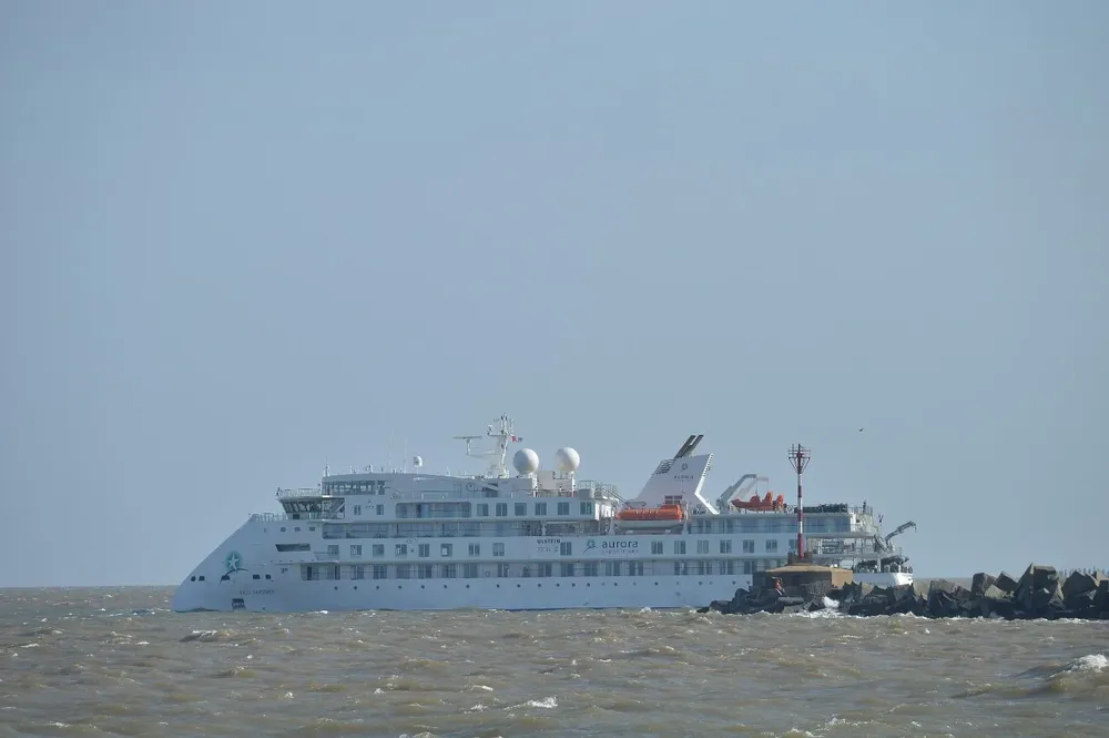Crucero en el puerto de Montevideo