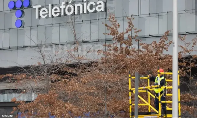 Vista de la sede de Telefónica, a 28 de noviembre de 2023, en Madrid (España).