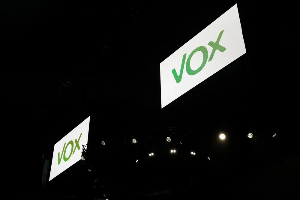 Pantallas en el acto de Vox Vistalegre Plus Ultra celebrado ayer, en el Palacio de Vistalegre, en Madrid, a 7 de octubre de 2019.