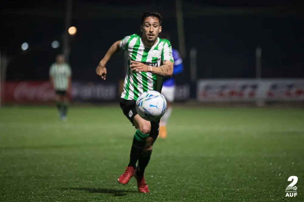 Racing sigue tranquilo en la punta