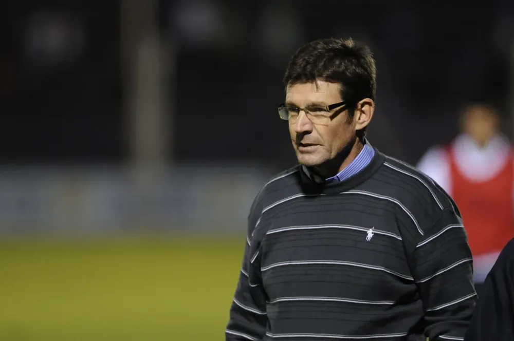 Fernando Curutchet en su etapa de técnico de Defensor Sporting