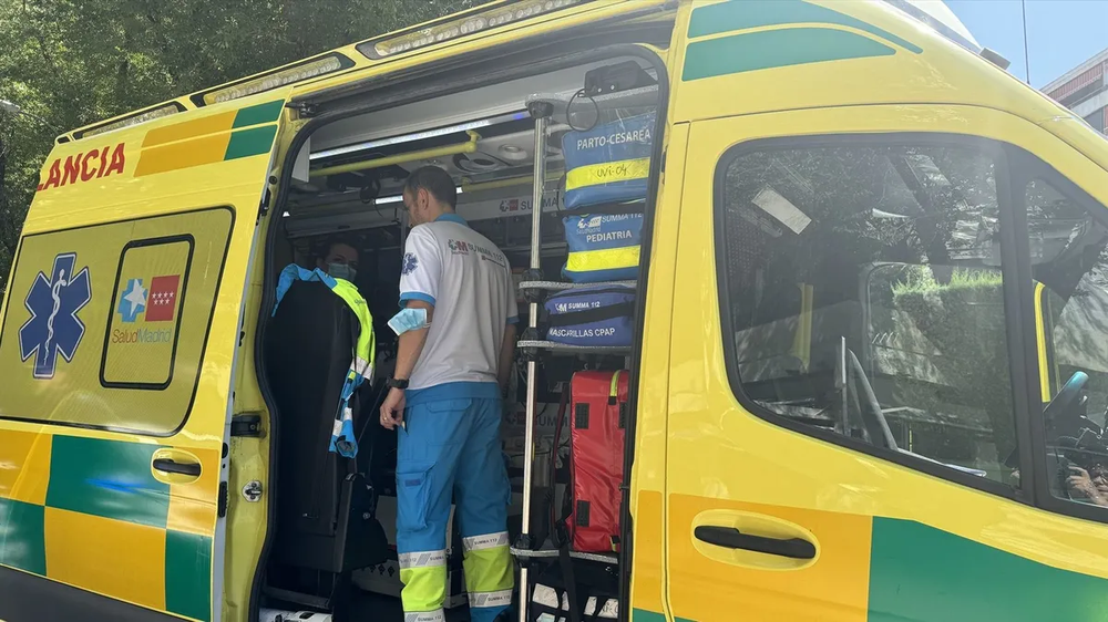 Equipos de emergencias trabajan durante la ola de calor.