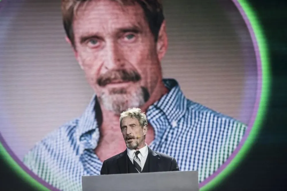 McAfee fue detenido en octubre de 2020 tratando de volar a Turquía