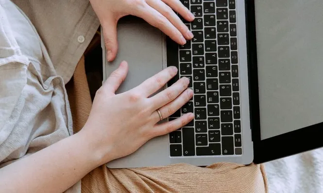 A la orden 24x7: así trabajan las agencias de comunicación durante la emergencia