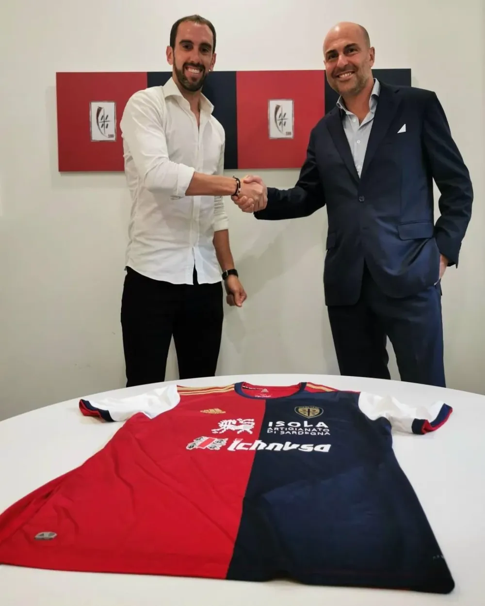 Godín con el presidente Tommaso Giulini