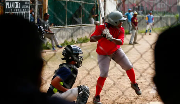 Un grupo de 19 jóvenes beisbolistas venezolanos piden asilo en España tras cancelar una gira por Madrid y Barcelona