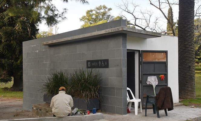 Baño público ubicado en Parque Batlle