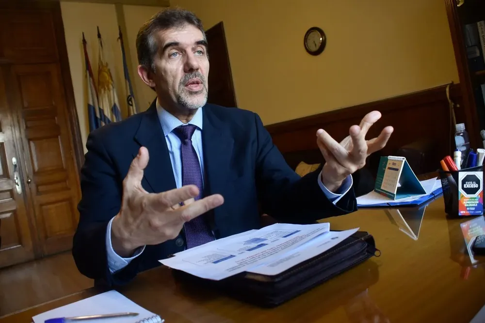 El director general de Salud, Miguel Asqueta, dijo que se prevé una estabilización de los casos, en tres semanas