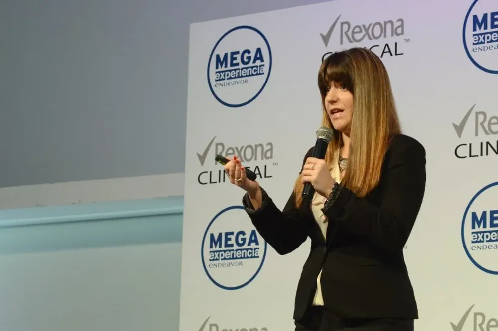 Isabela De Cola presentó Qlook frente al jurado