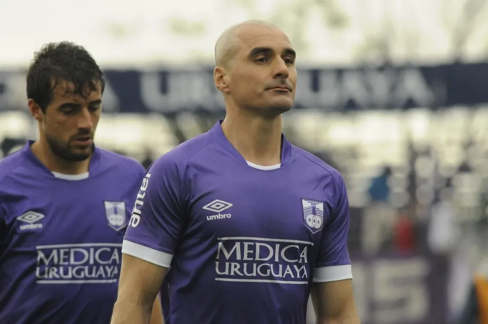 Nicolás Correa es uno de los nueve desafectados por Defensor Sporting