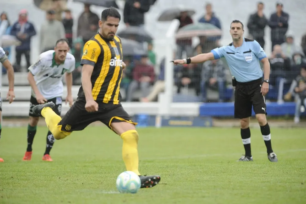 Lucas Viatri le rindió dos años y medio a Peñarol