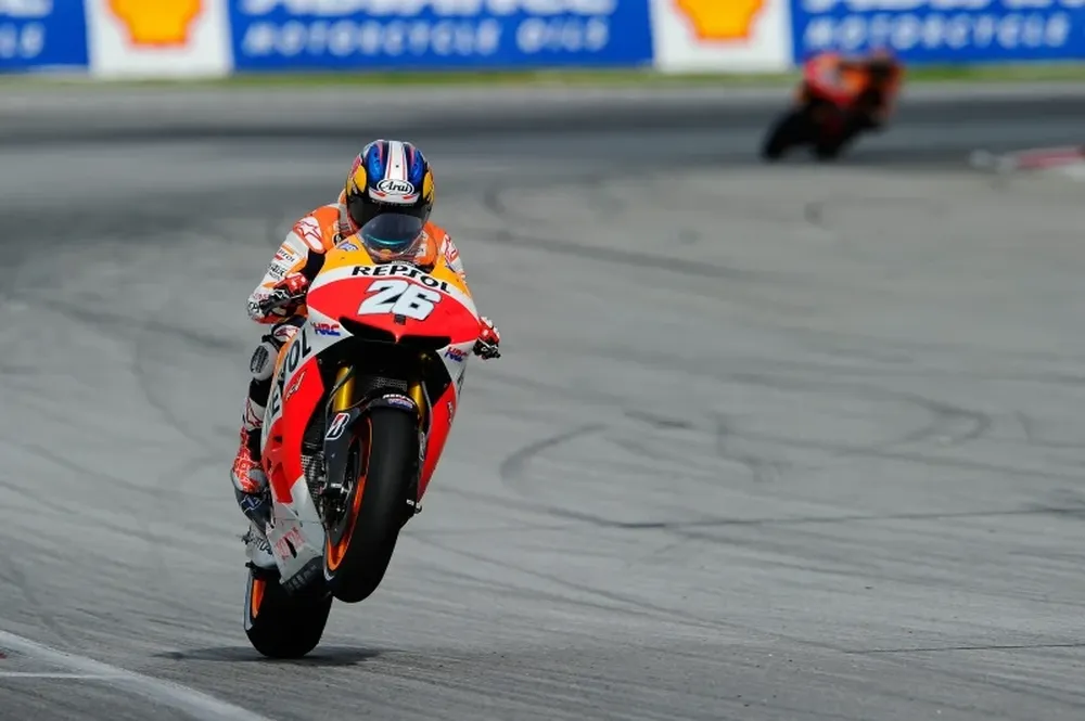 Dani Pedrosa se impuso en Malasia pero ve cada vez más lejos el campeonato.