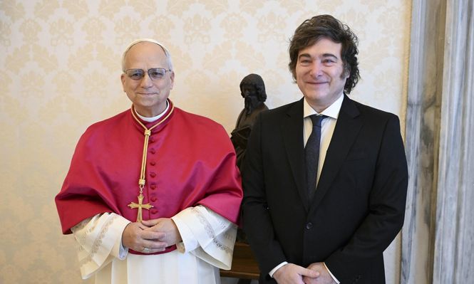 El papa León XIV recibió al presidente Javier Milei en el Vaticano y le confirmó que visitará la Argentina
