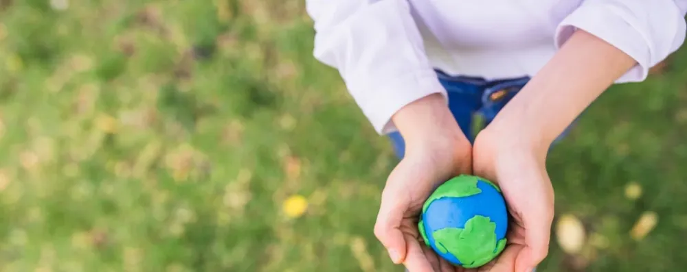 La EDS tiene por objeto ayudar a las personas a desarrollar actitudes y capacidades.