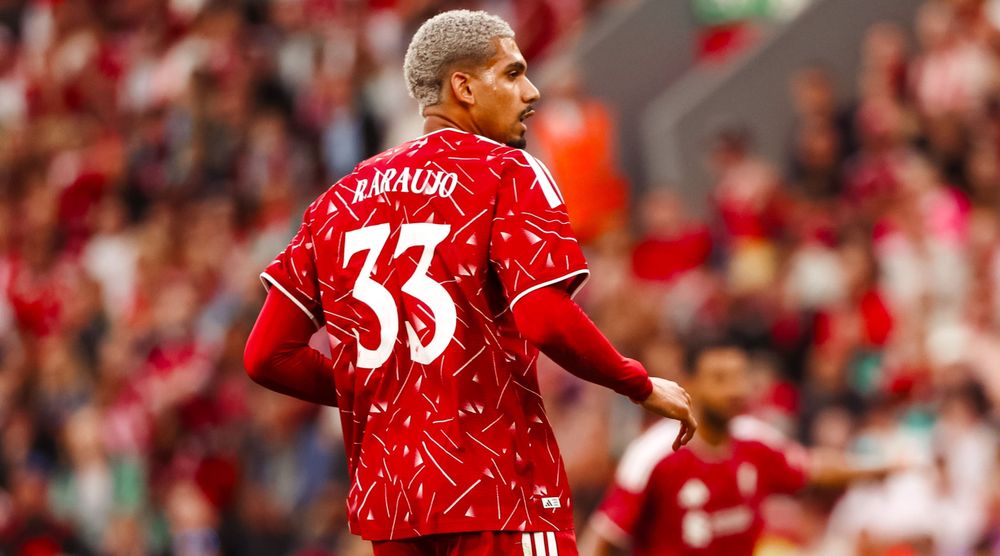 Ronald Araujo debutó con Liverpool en un amistoso en el que vencieron 2-0 a Como de Italia