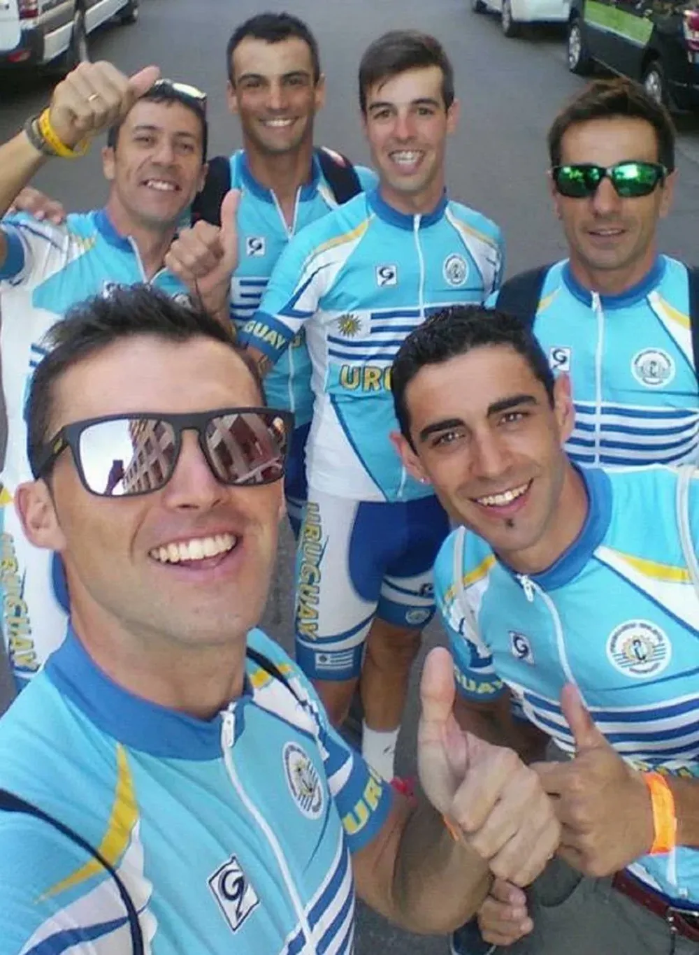 Asconeguy y la foto junto a sus compañeros de selección en San Luis
