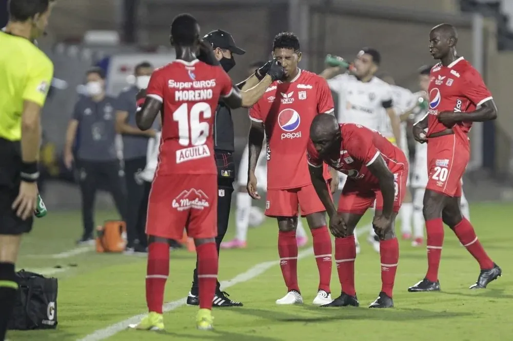 Una de las interrupciones del partido de este jueves en Barranquilla